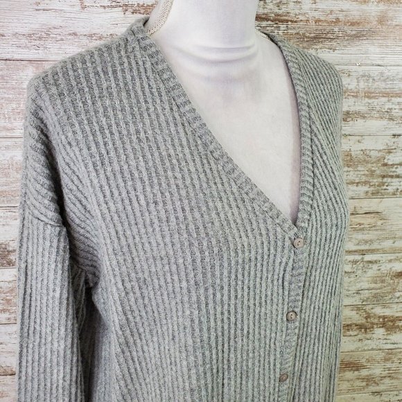 Gibson Gray Long Sleeve V-Neck Knit Pullover Sweater, Size Small - Picture 3 of 8